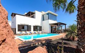 Hipoclub Villas,Tabarovilla